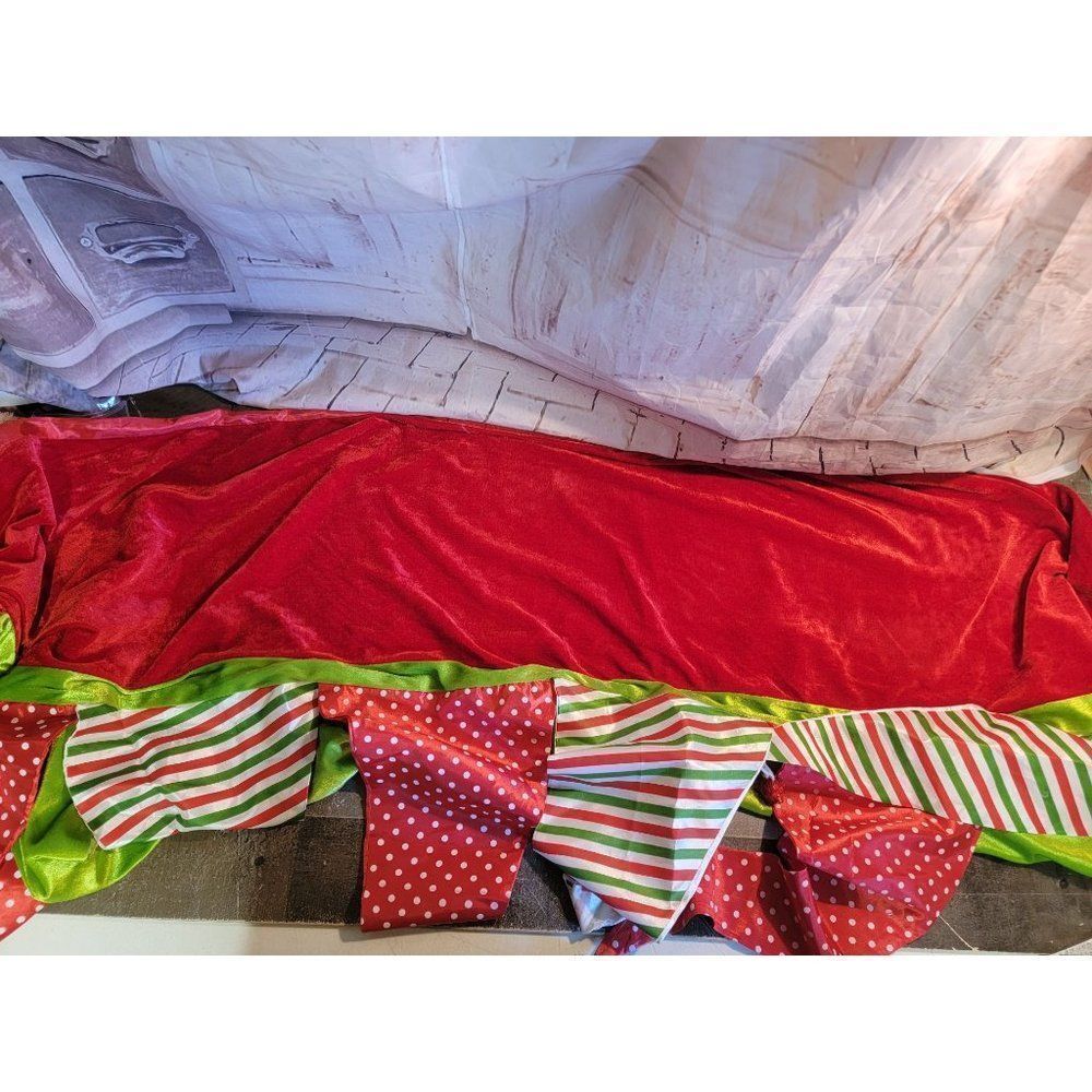 Pier 1‎ Import red green Banner plush xmas decor elf